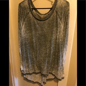 Soft Z Supply top. Long sleeve. Olive green.